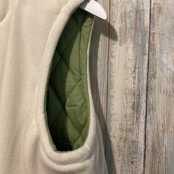 IZOD Women's Reversible Lime Green/White Quilted Puffer Vest | Large NWOT - Picture 4 of 13